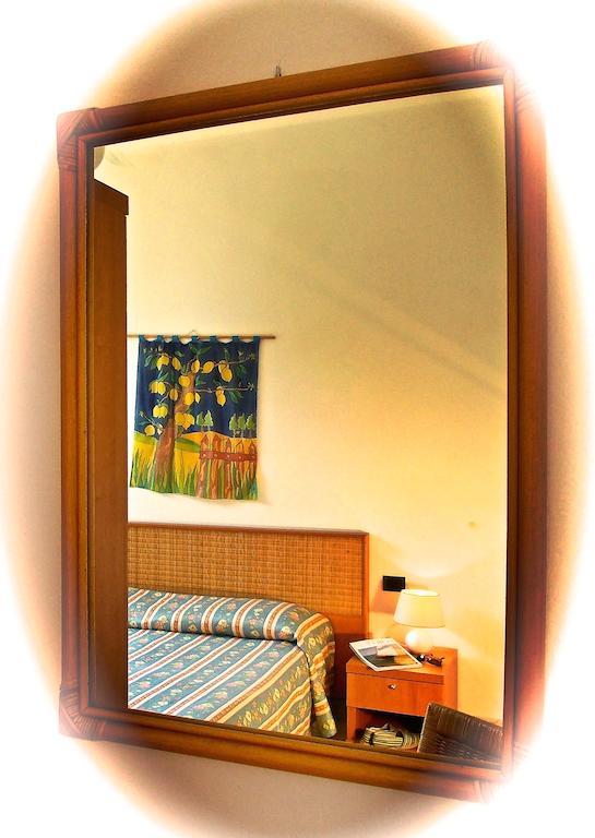 Hotel Villa Fiorisella Marina di Massa Pokoj fotografie
