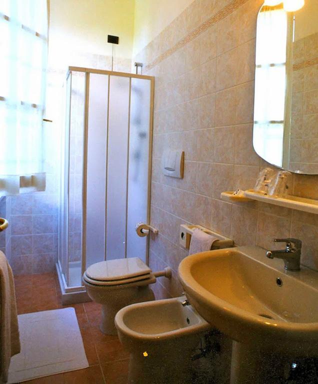 Hotel Villa Fiorisella Marina di Massa Pokoj fotografie