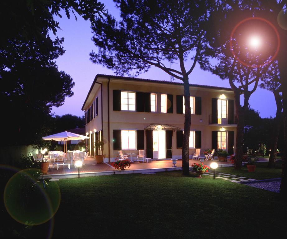 Hotel Villa Fiorisella Marina di Massa Exteriér fotografie